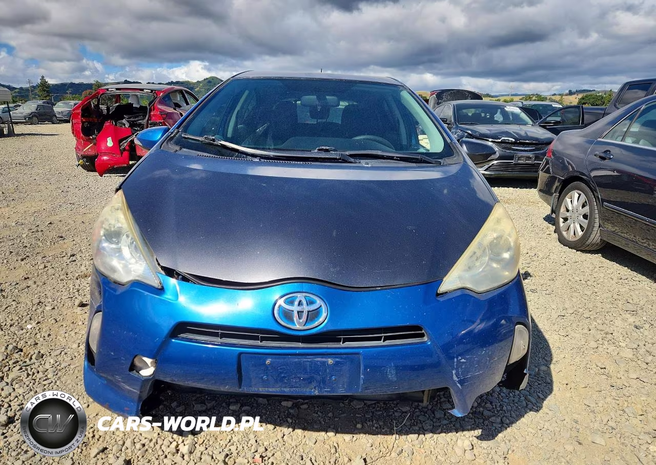 2013 Toyota Prius C Two VIN:JTDKDTB34D1554292 - 5