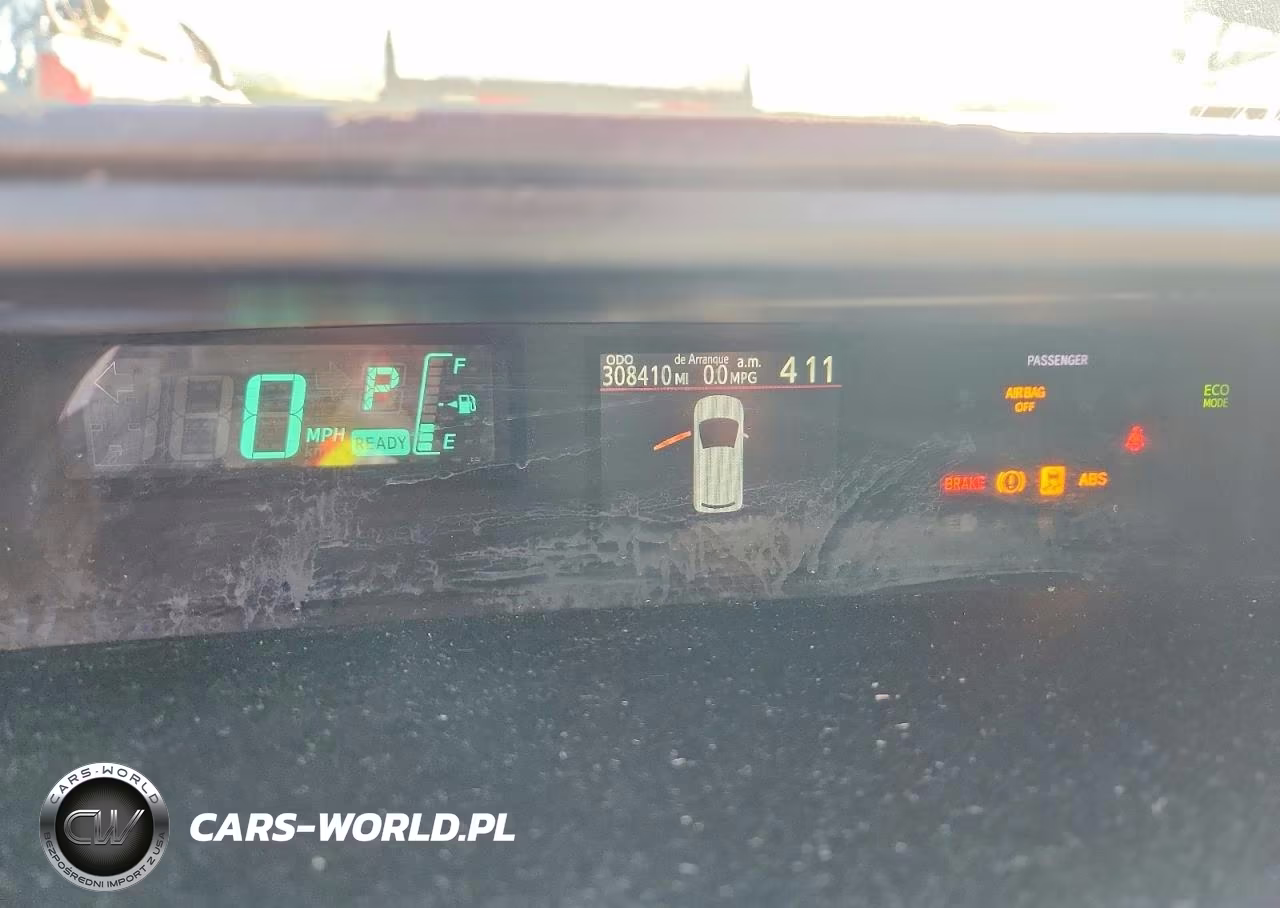 2013 Toyota Prius C Two VIN:JTDKDTB34D1554292 - 9