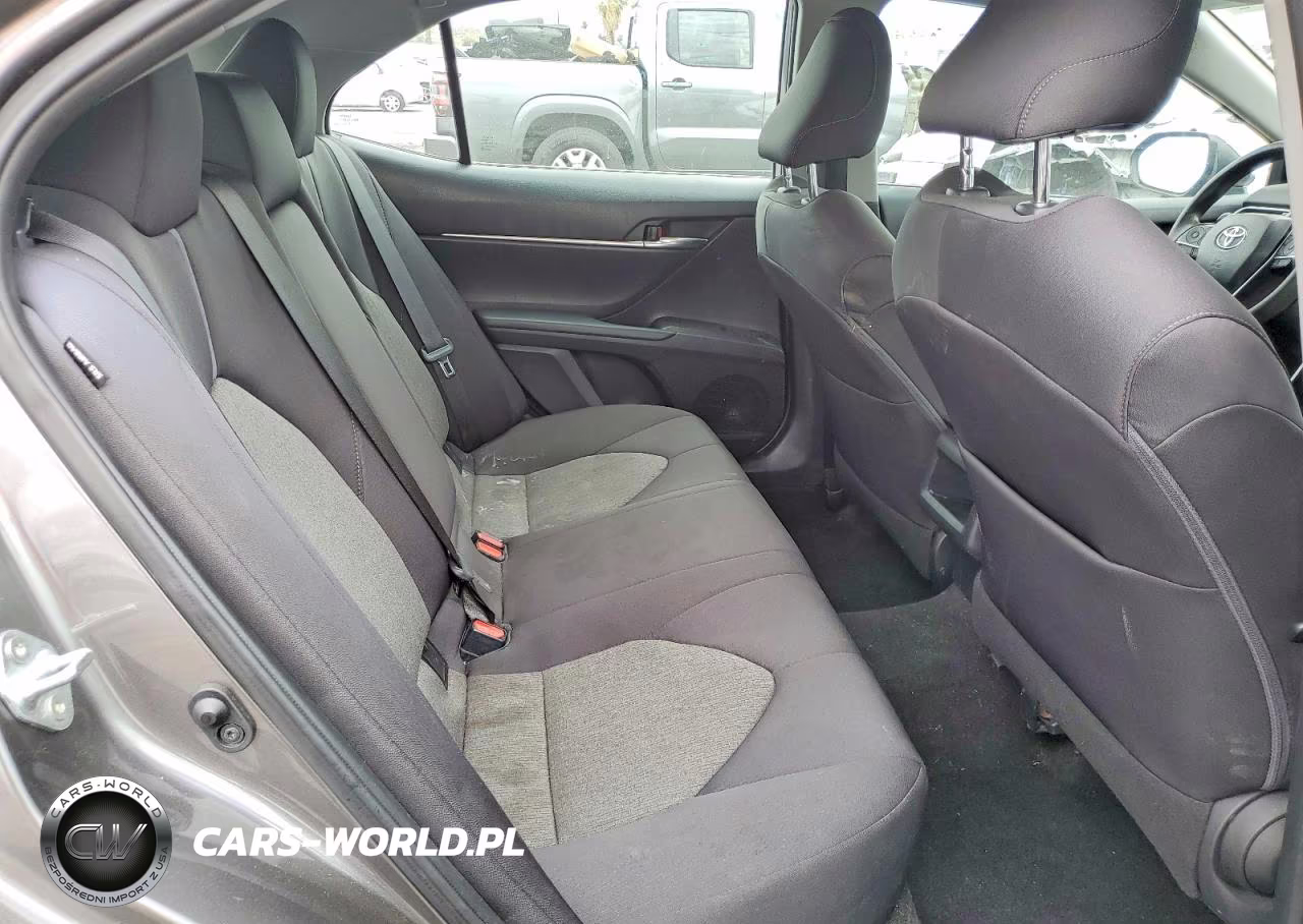 2021 Toyota Camry Le VIN:4T1C11AK6MU567646 - 10