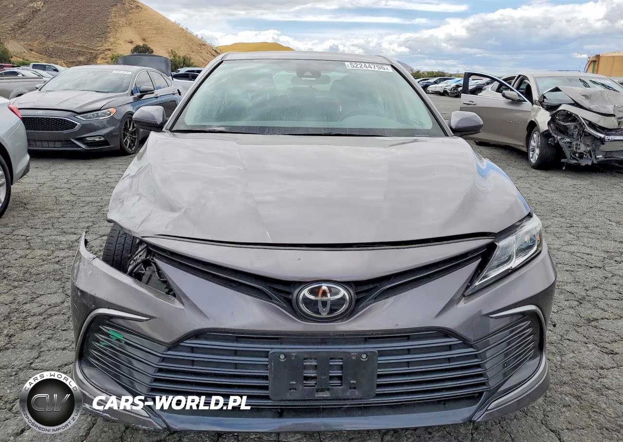 2021 Toyota Camry Le VIN:4T1C11AK6MU567646 - 5