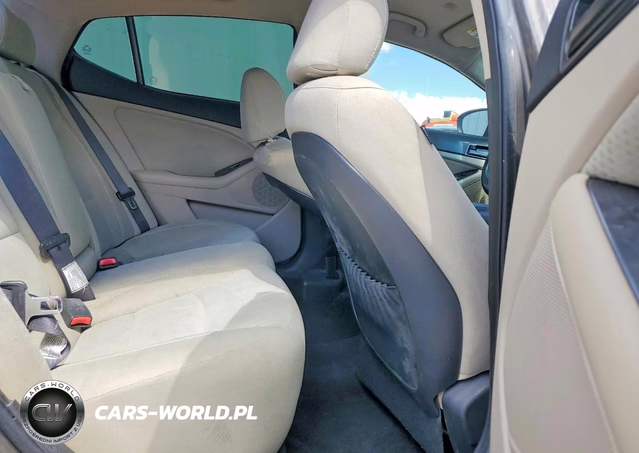 2012 Kia Optima Lx VIN:5XXGM4A75CG031379 - 10