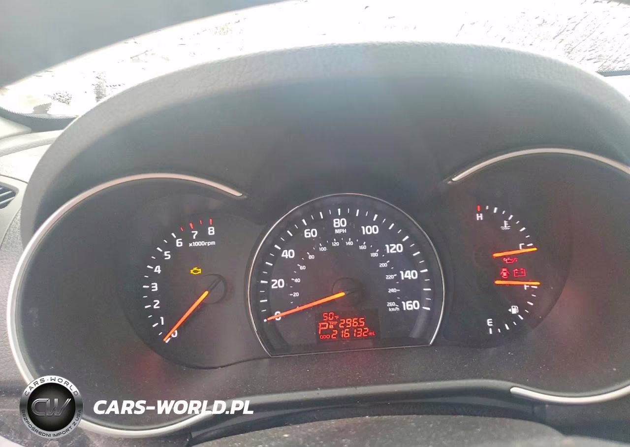 2015 Kia Sorento VIN:5XYKT4A7XFG557598 - 9