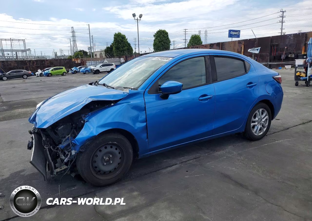 2018 Toyota Yaris Ia Base – zdjęcie 1 z 12