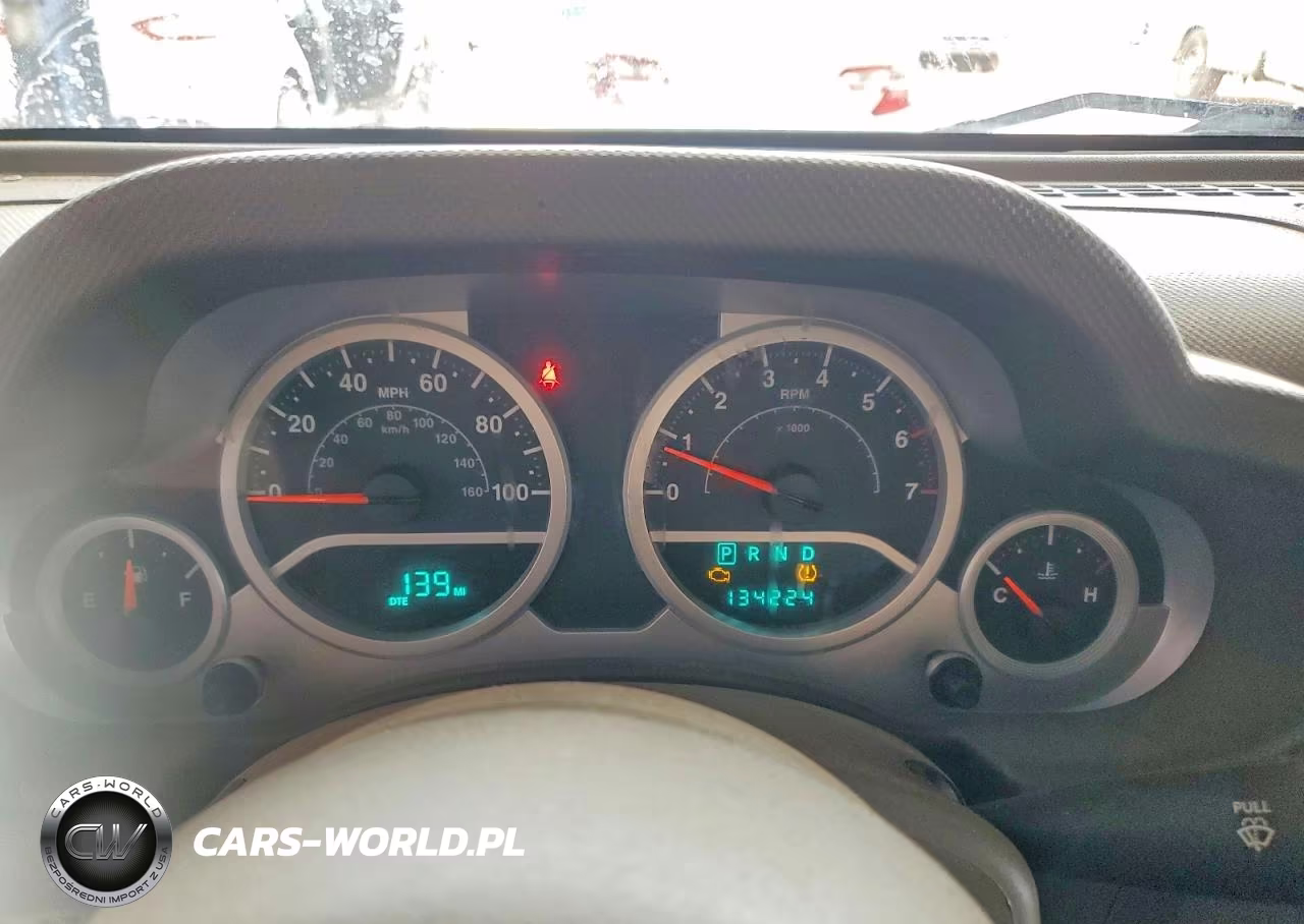 2010 Jeep Wrangler Rubicon VIN:1J4HA6D10AL213966 - 9