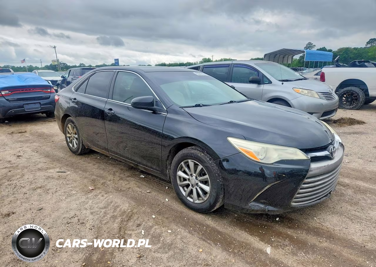 2015 Toyota Camry Le VIN:4T4BF1FK8FR514882 - 4