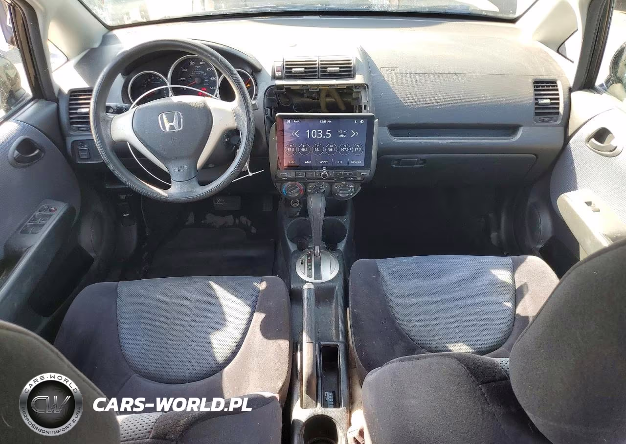 2008 Honda Fit VIN:JHMGD38498S068081 - 8