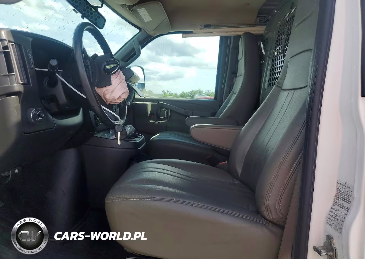 2023 Chevrolet Express VIN:1GCWGAFP6P1155916 - 7