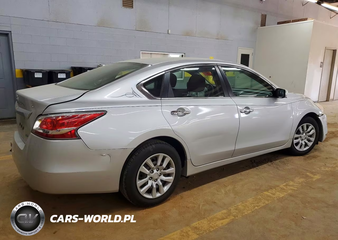 2014 Nissan Altima 2.5 S VIN:1N4AL3AP1EN372696 - 3