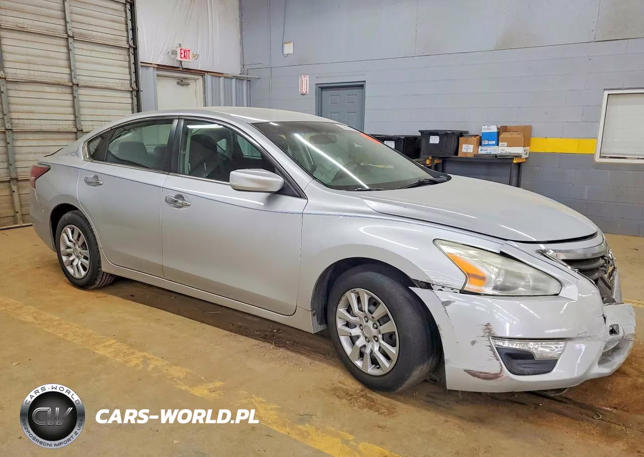 2014 Nissan Altima 2.5 S VIN:1N4AL3AP1EN372696 - 4