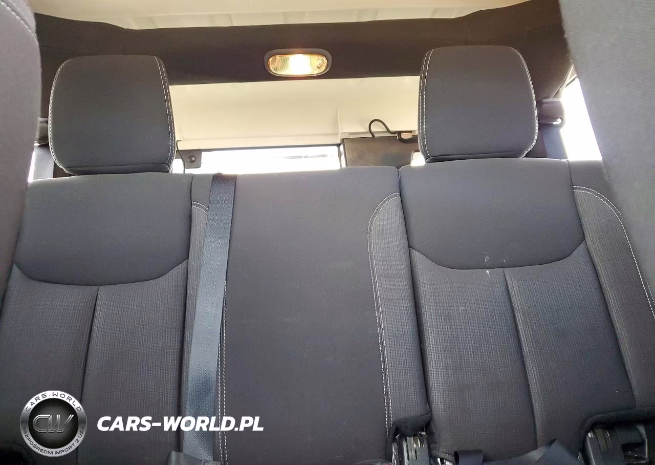 2014 Jeep Wrangler Unlimited Sahara VIN:1C4BJWEGXEL117069 - 10