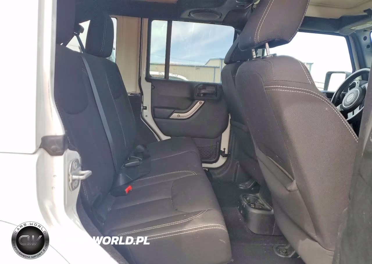 2014 Jeep Wrangler Unlimited Sahara VIN:1C4BJWEGXEL117069 - 11