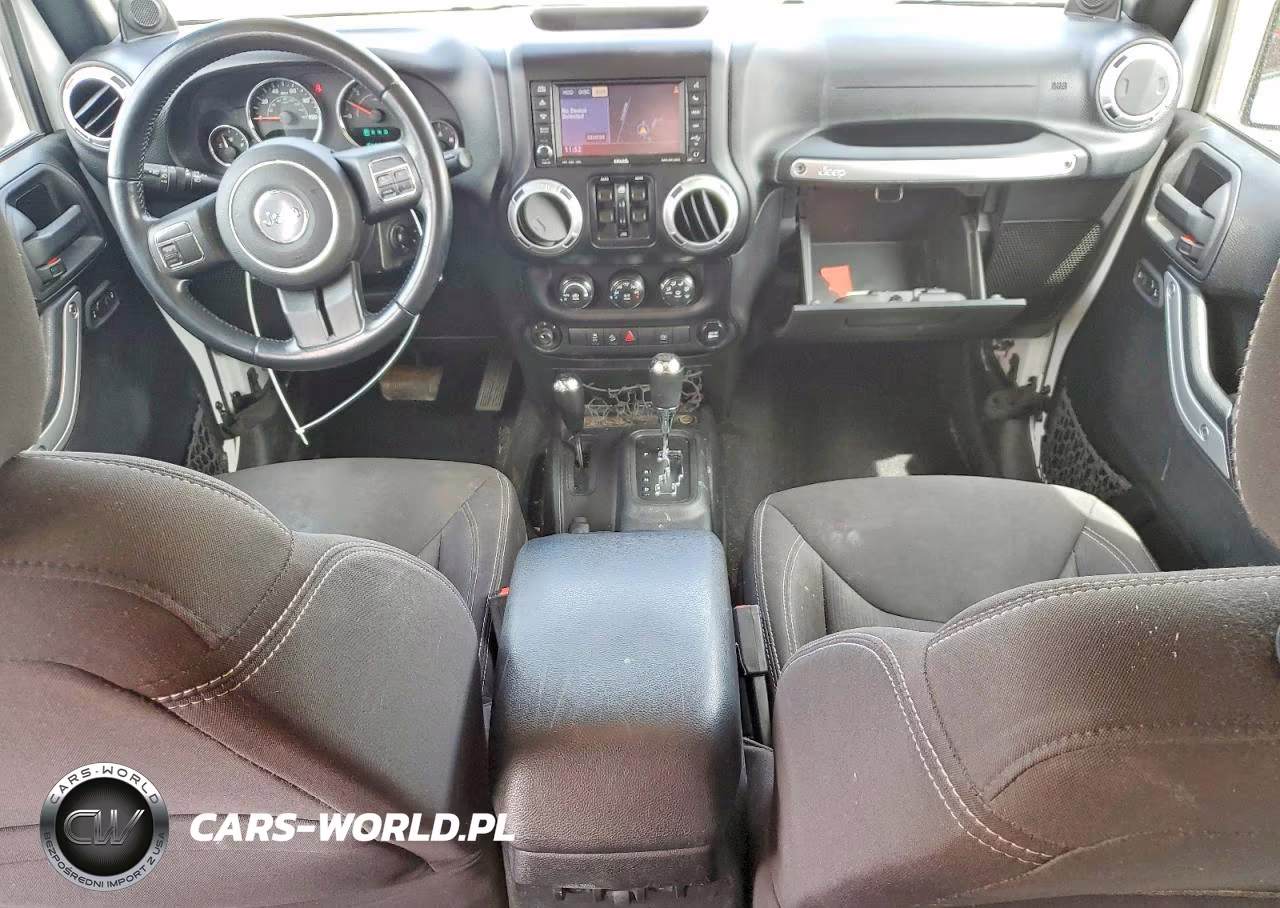 2014 Jeep Wrangler Unlimited Sahara VIN:1C4BJWEGXEL117069 - 8