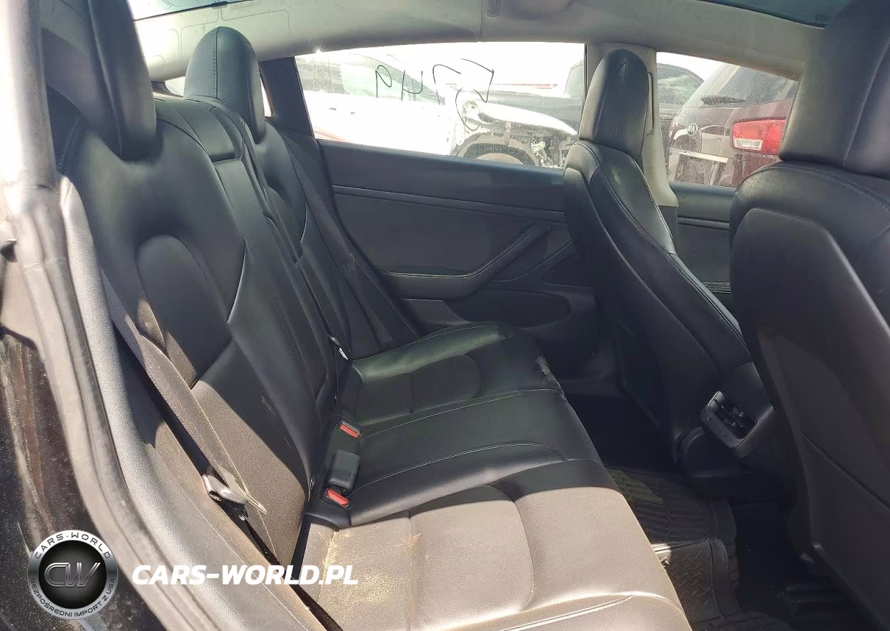 2020 Tesla Model 3 VIN:5YJ3E1EAXLF660803 - 10