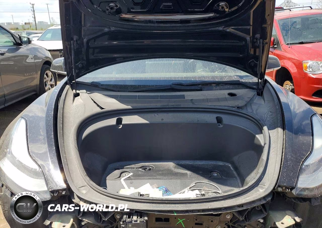 2020 Tesla Model 3 VIN:5YJ3E1EAXLF660803 - 11