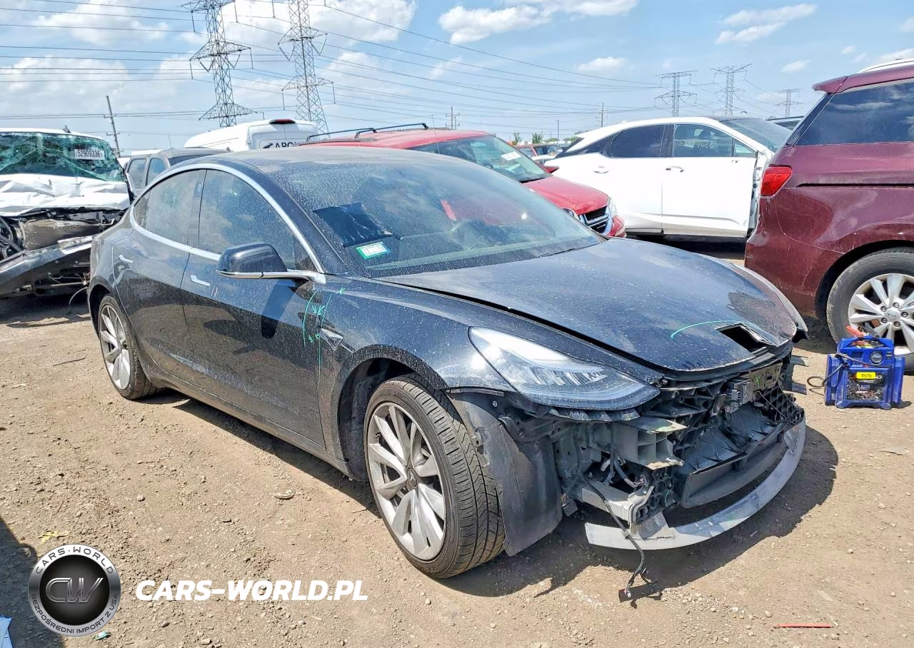 2020 Tesla Model 3 VIN:5YJ3E1EAXLF660803 - 4