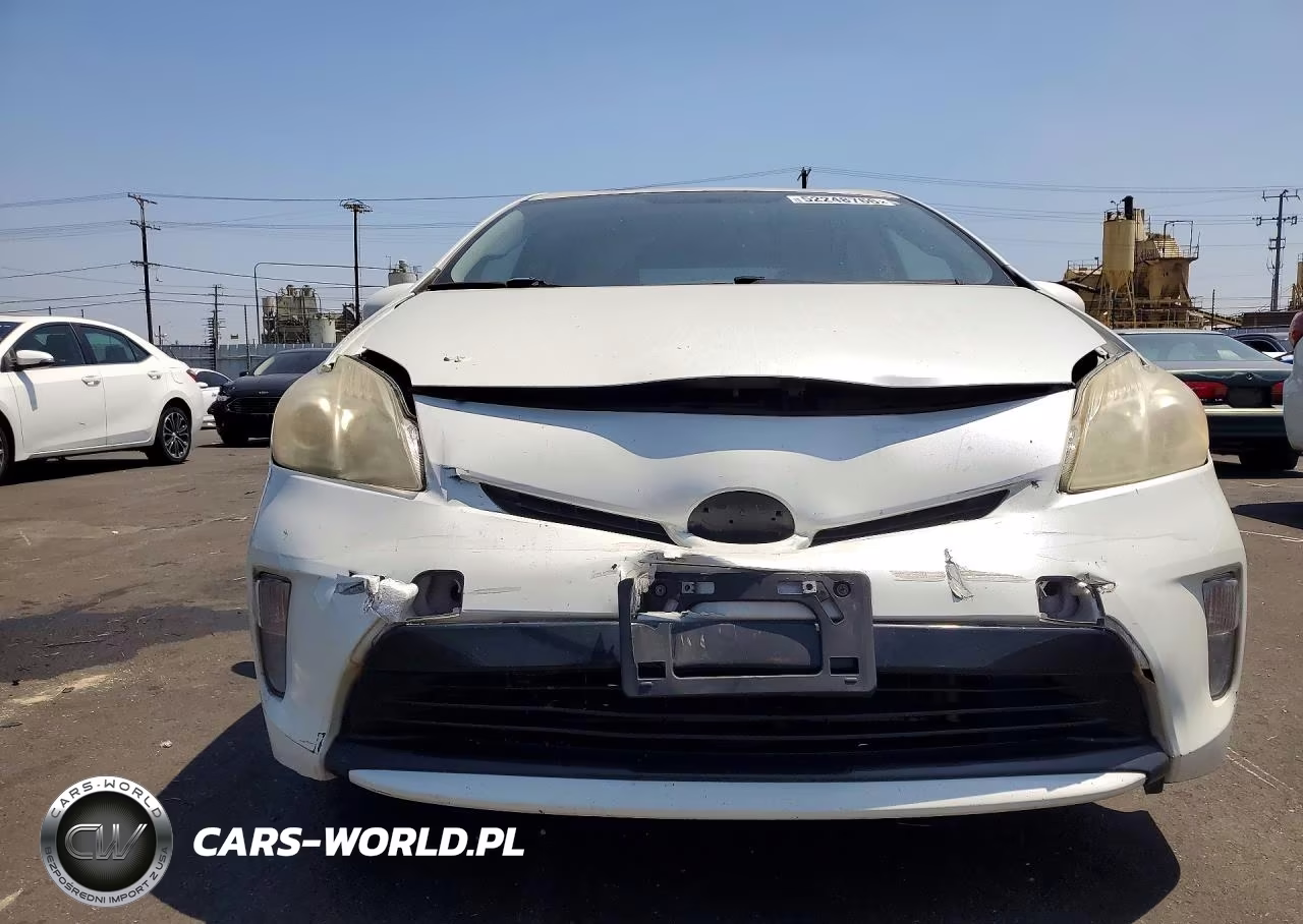 2013 Toyota Prius Three VIN:JTDKN3DU3D1682204 - 5