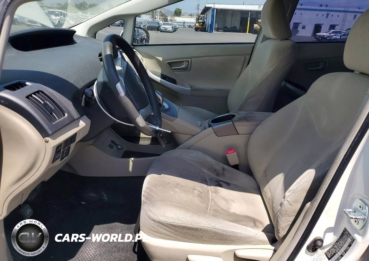 2013 Toyota Prius Three VIN:JTDKN3DU3D1682204 - 7