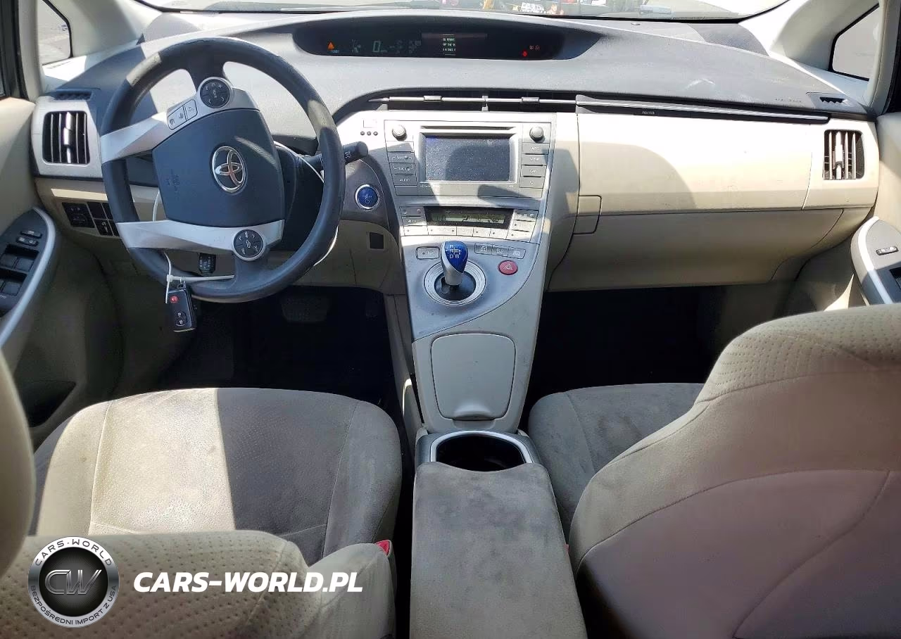 2013 Toyota Prius Three VIN:JTDKN3DU3D1682204 - 8