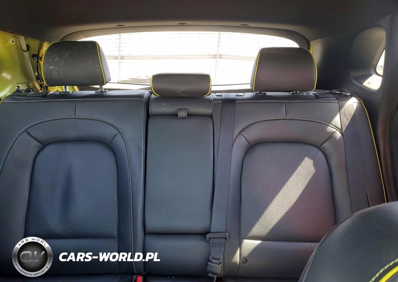 2020 Hyundai Kona Ultimate VIN:KM8K5CA55LU496945 - 10
