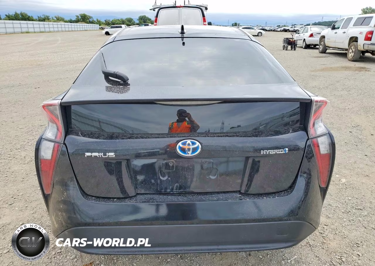 2017 Toyota Prius Two VIN:JTDKBRFUXH3550639 - 6
