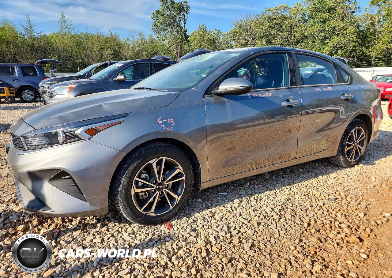 2023 Kia Forte Lxs – zdjęcie 1 z 12