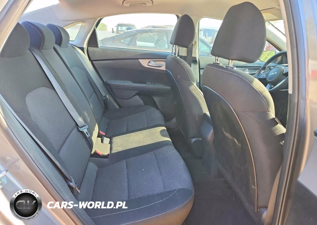 2023 Kia Forte Lxs VIN:3KPF24AD5PE512562 - 10