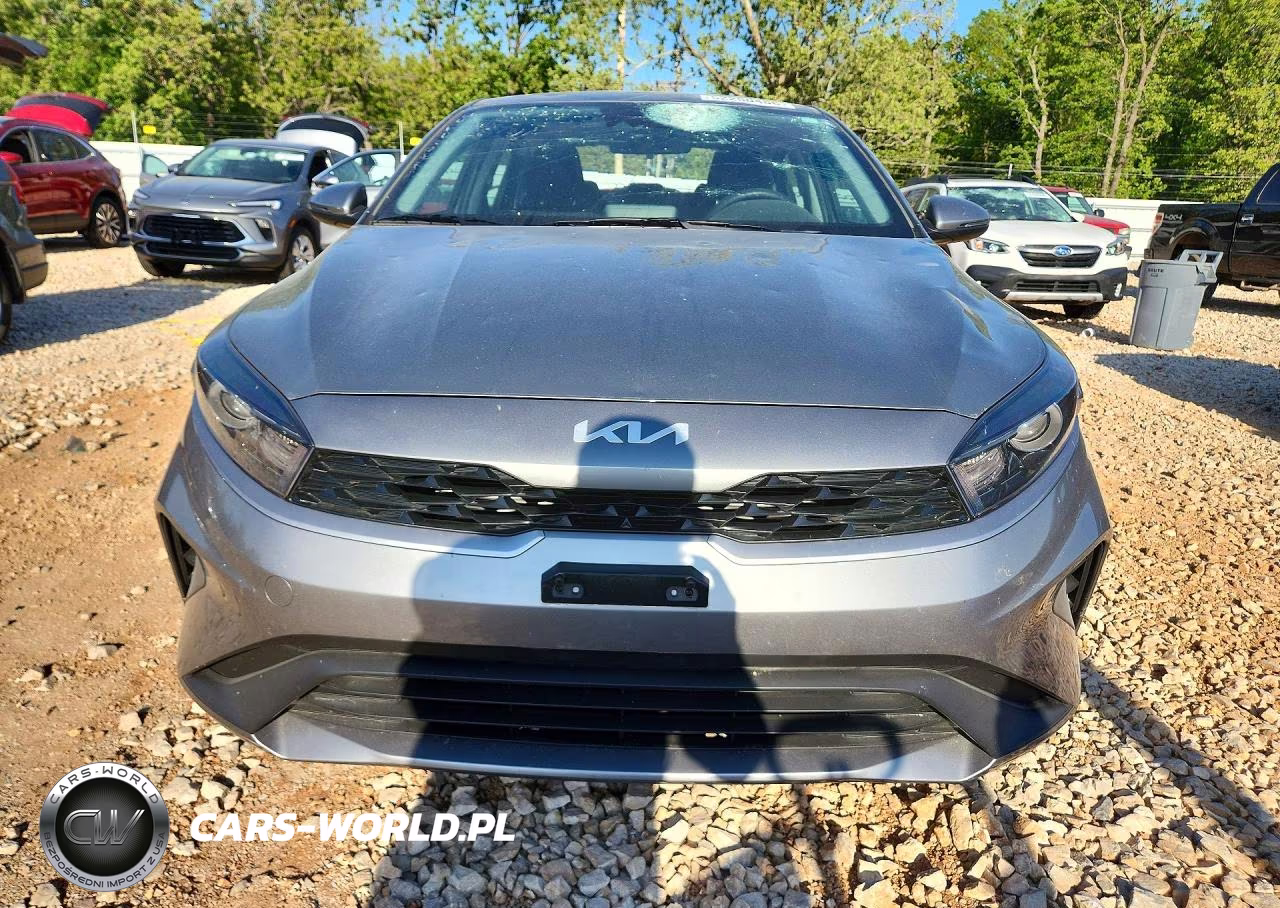 2023 Kia Forte Lxs VIN:3KPF24AD5PE512562 - 5