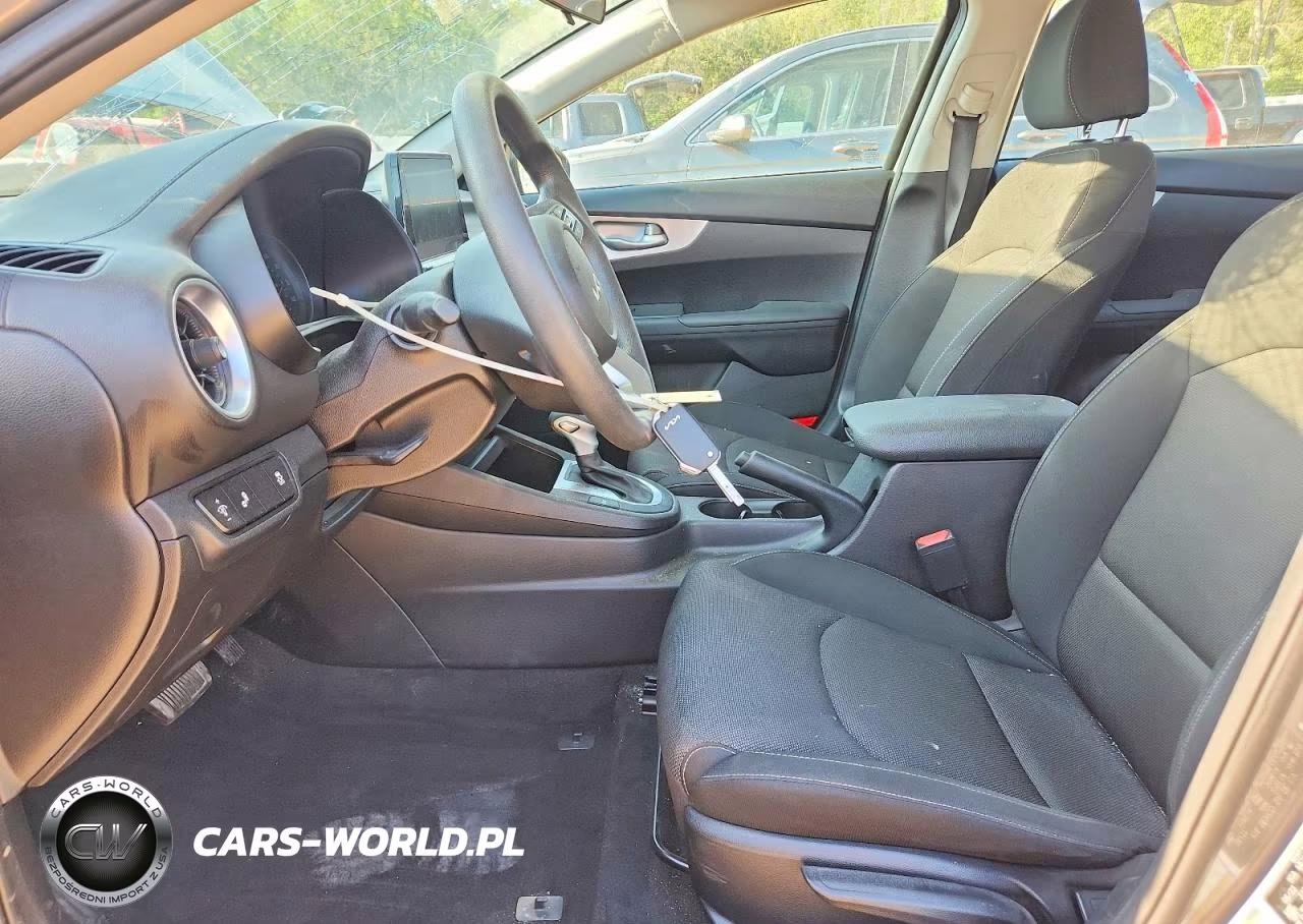 2023 Kia Forte Lxs VIN:3KPF24AD5PE512562 - 7