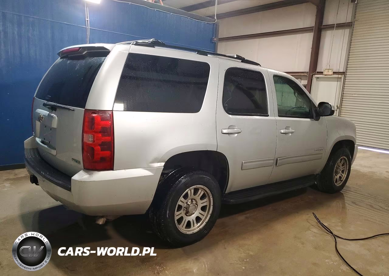2011 Chevrolet Tahoe C1500 Ls VIN:1GNSCAE03BR205266 - 3