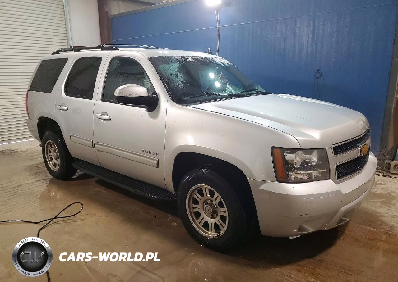 2011 Chevrolet Tahoe C1500 Ls VIN:1GNSCAE03BR205266 - 4