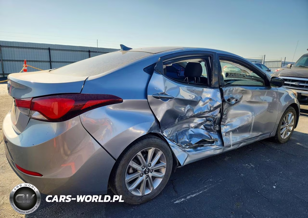 2015 Hyundai Elantra VIN:5NPDH4AE1FH627880 - 3