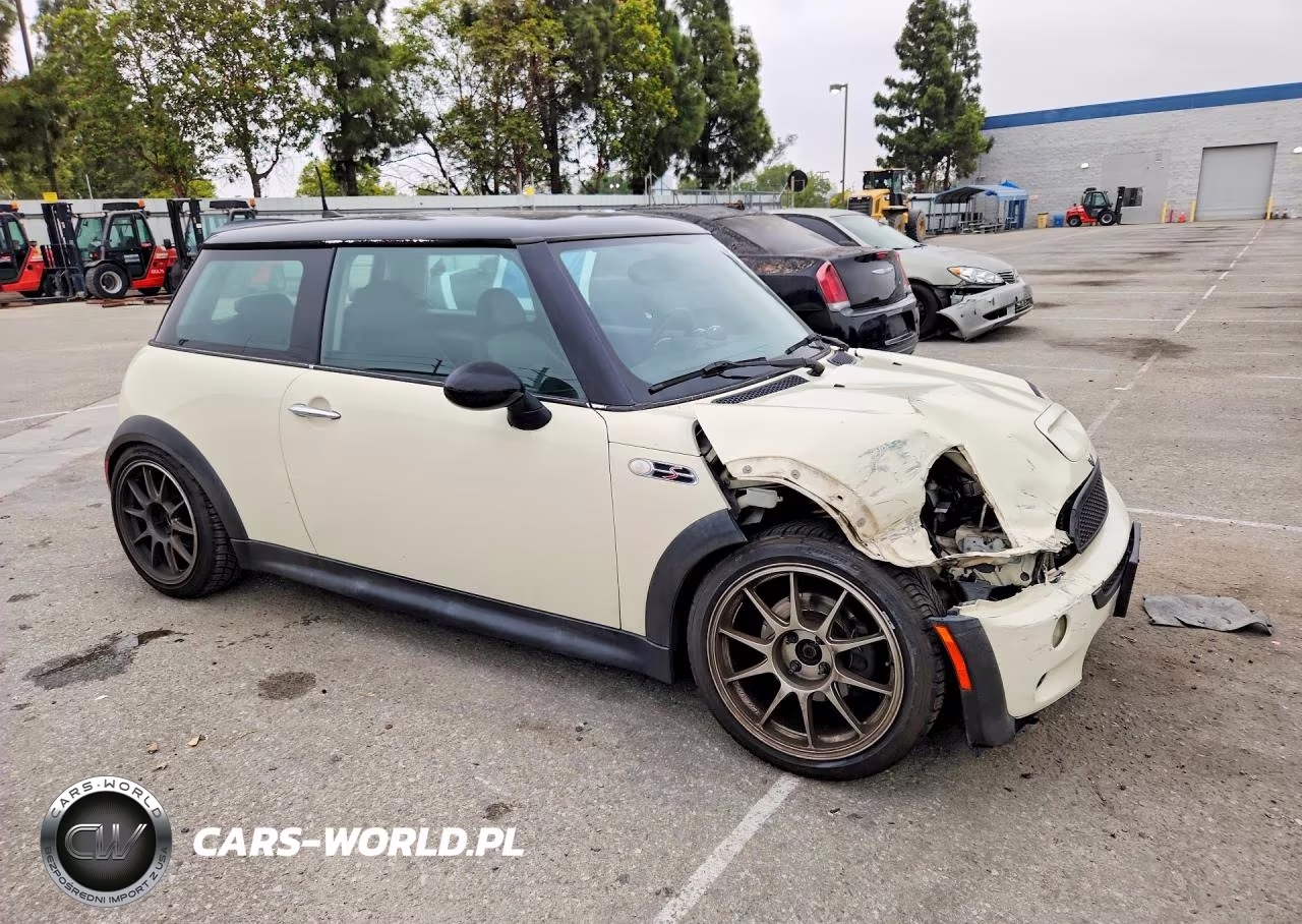 2005 Mini Cooper S VIN:WMWRE33455TD92763 - 4