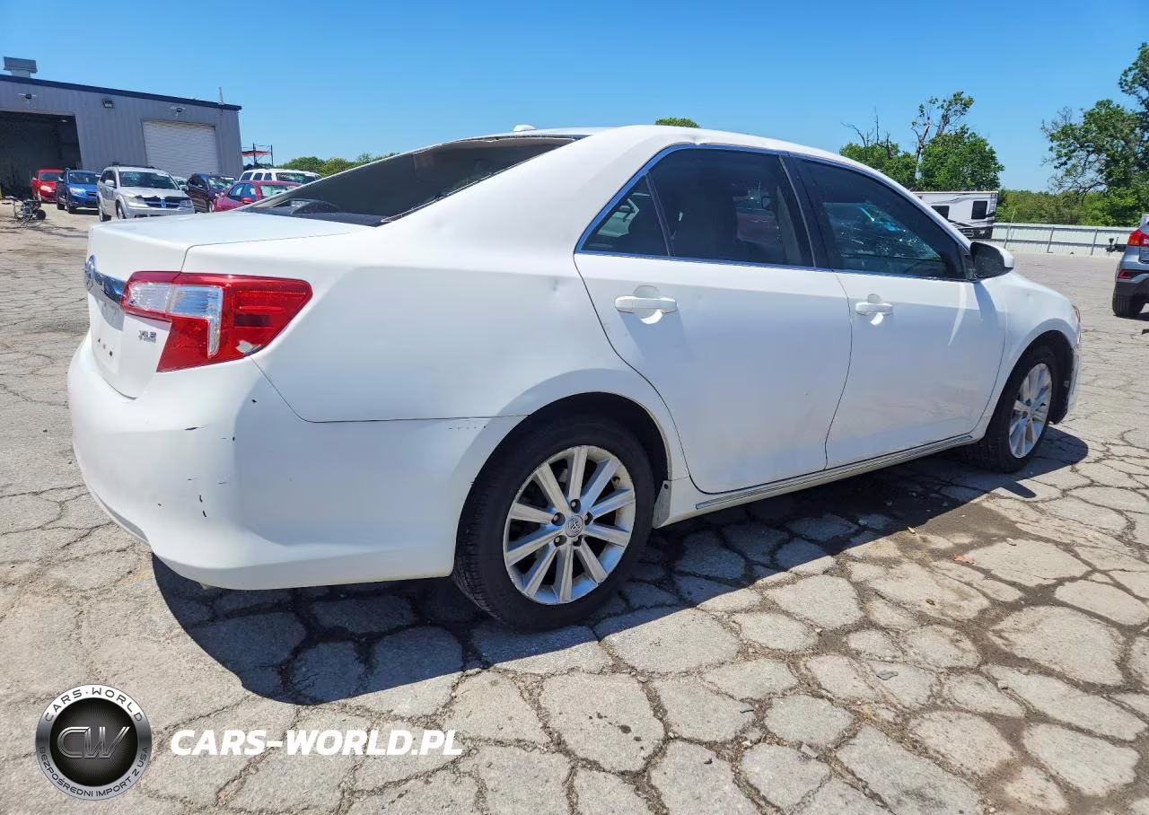 2012 Toyota Camry Xle VIN:4T1BF1FKXCU557934 - 3