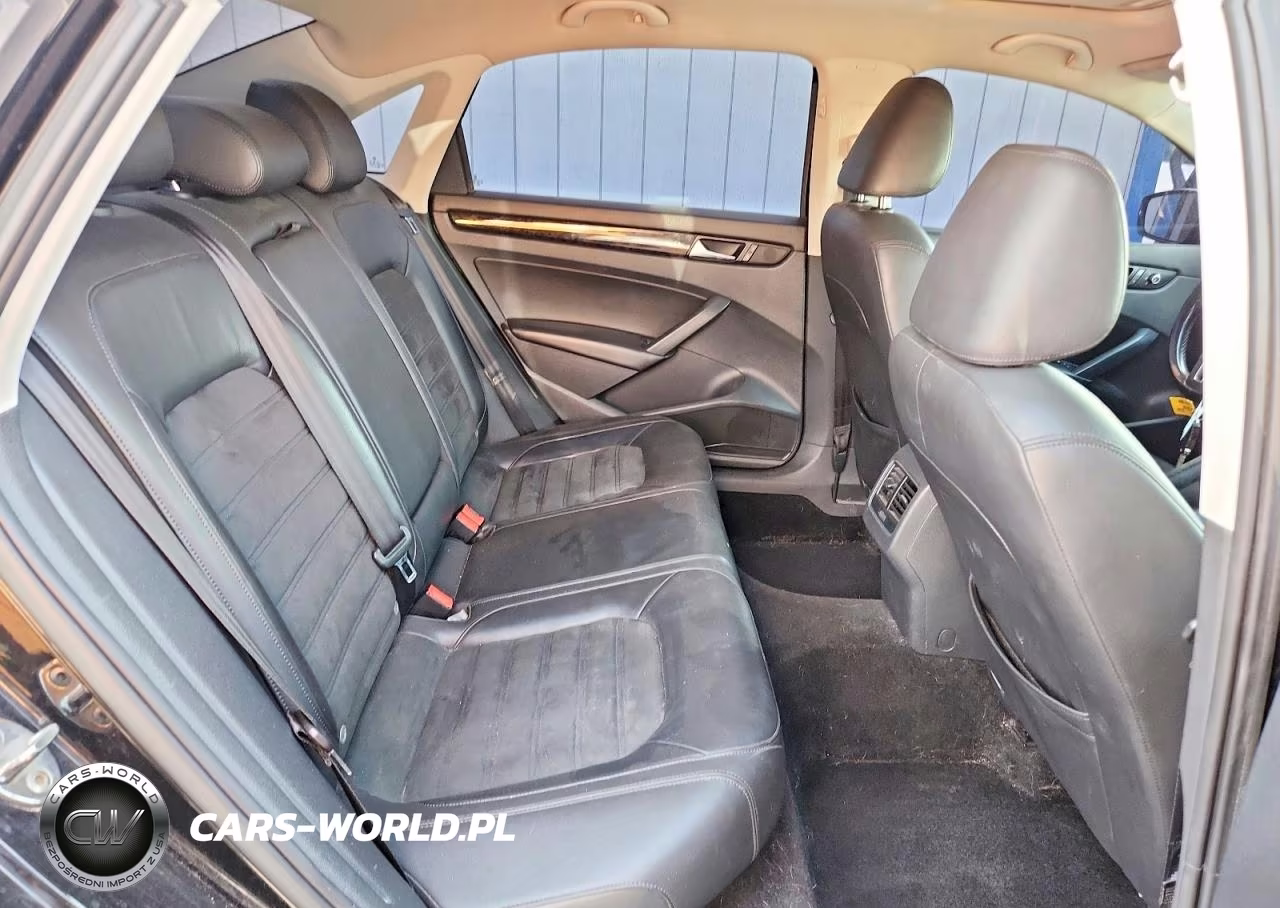 2015 Volkswagen Passat Sel VIN:1VWCV7A38FC036071 - 10