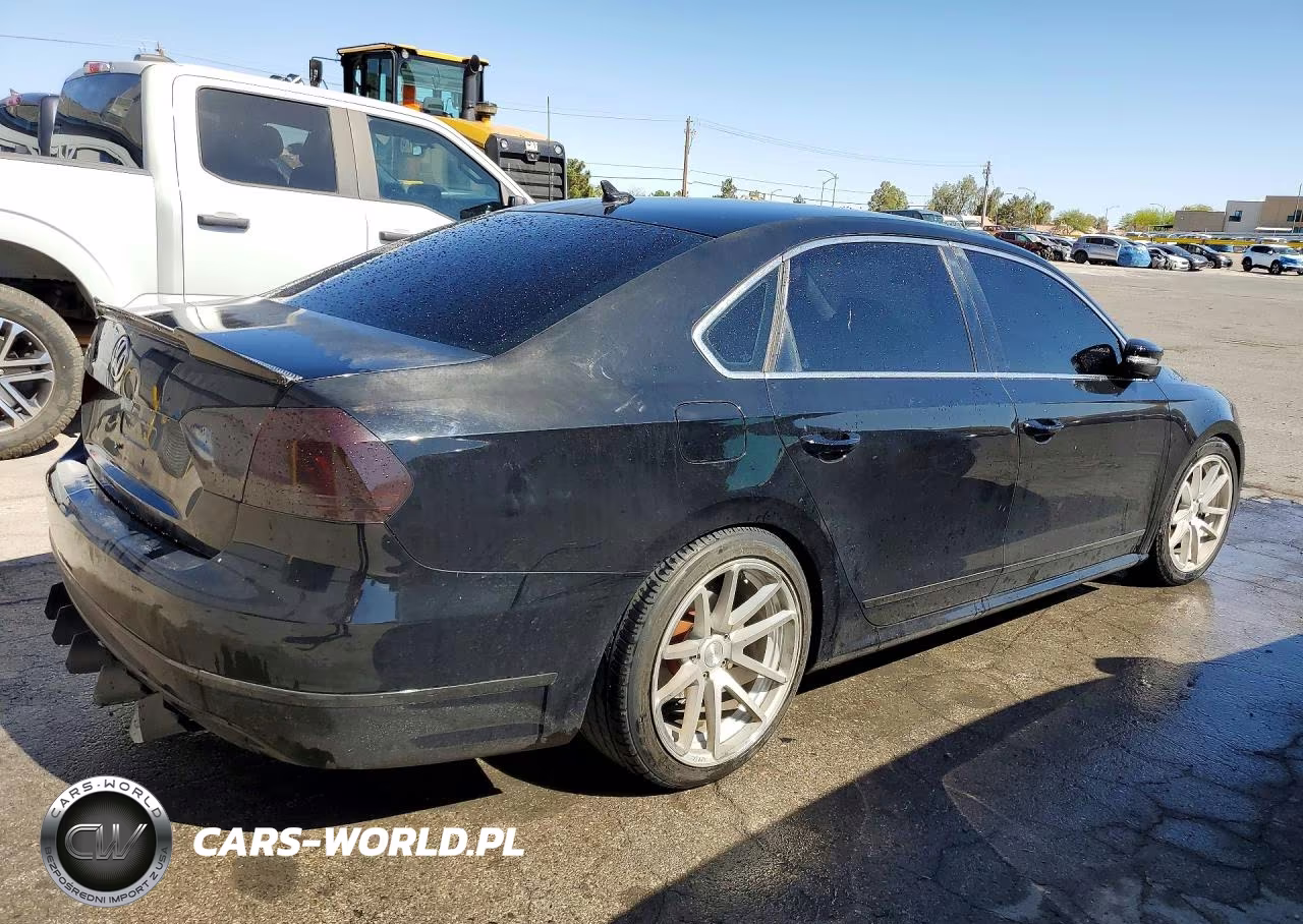 2015 Volkswagen Passat Sel VIN:1VWCV7A38FC036071 - 3