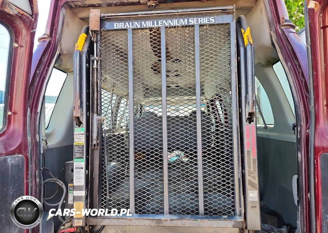 2003 Ford Econoline E350 Super Duty Wagon VIN:1FBSS31L73HA21340 - 10