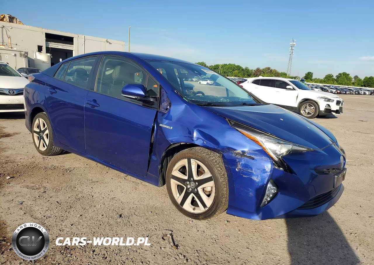 2017 Toyota Prius Three Touring VIN:JTDKARFUXH3530250 - 4