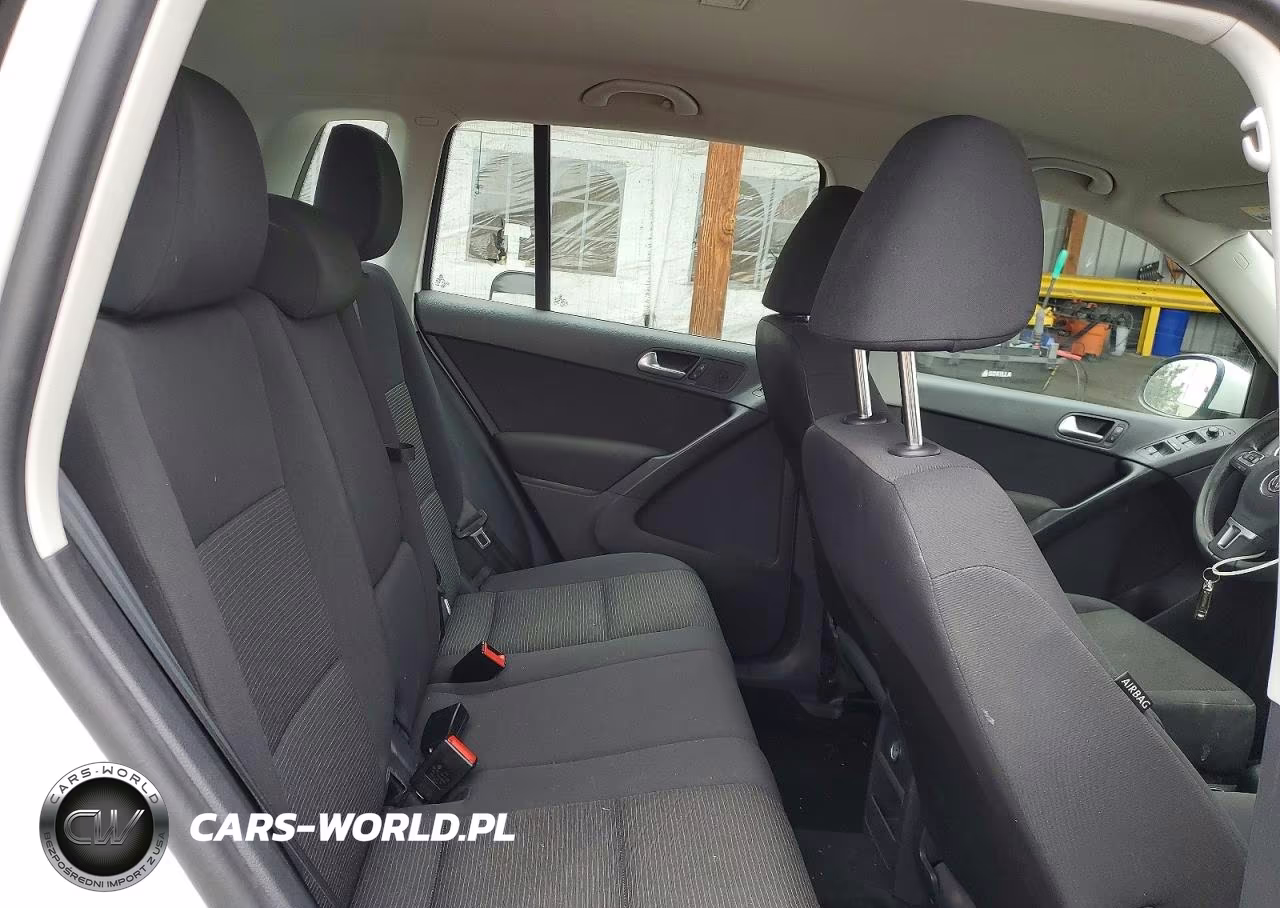 2017 Volkswagen Tiguan S VIN:WVGBV7AX7HK045513 - 10