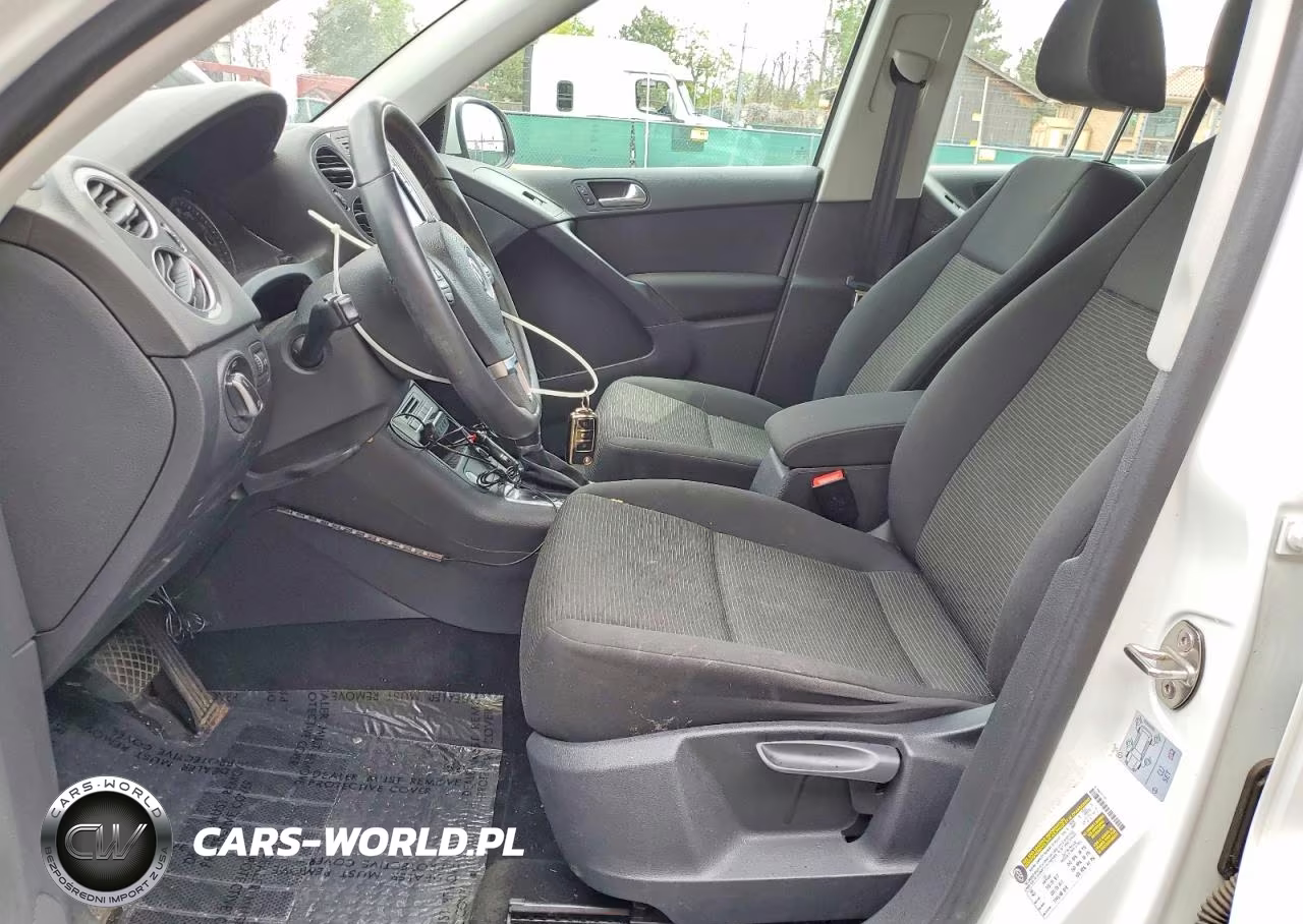 2017 Volkswagen Tiguan S VIN:WVGBV7AX7HK045513 - 7