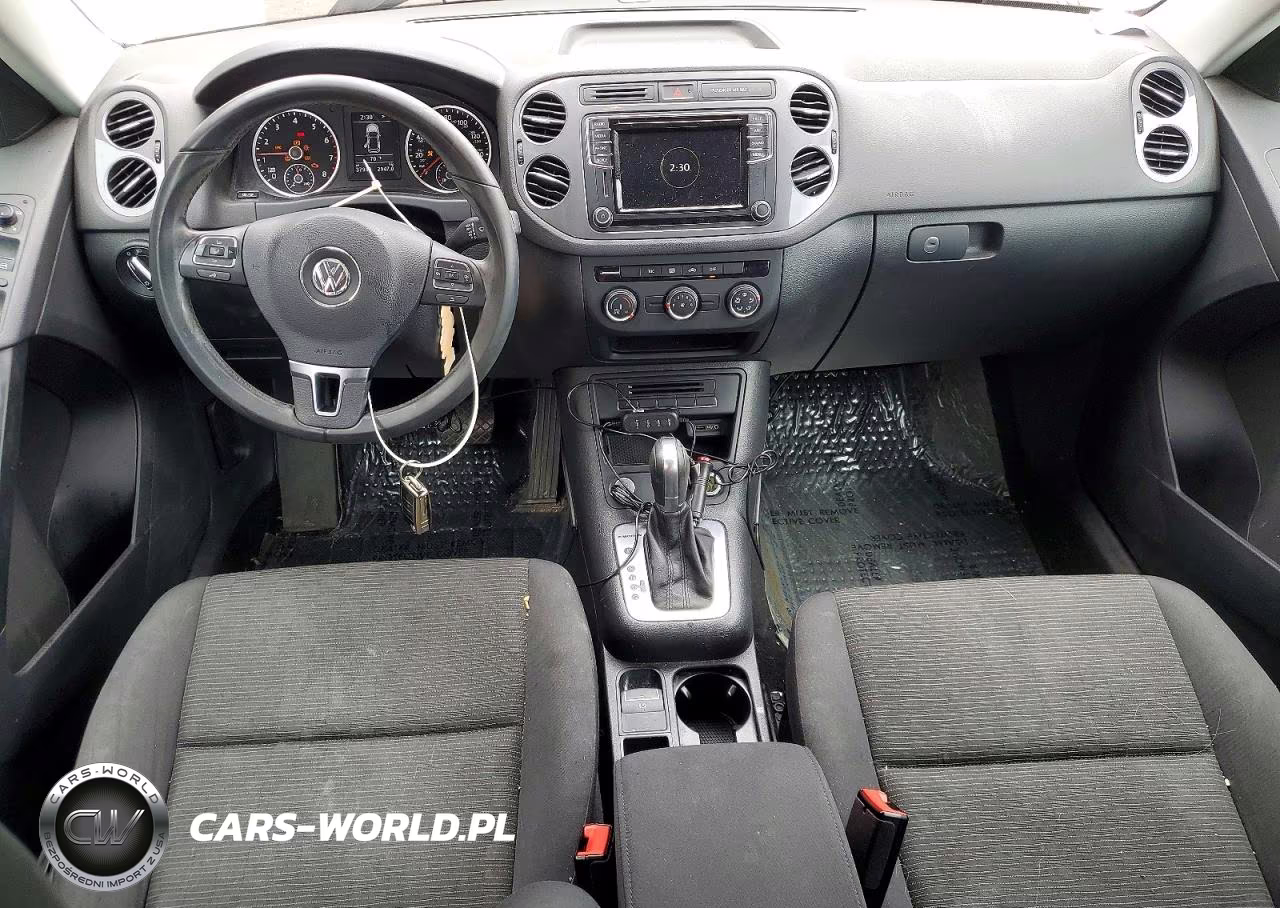 2017 Volkswagen Tiguan S VIN:WVGBV7AX7HK045513 - 8