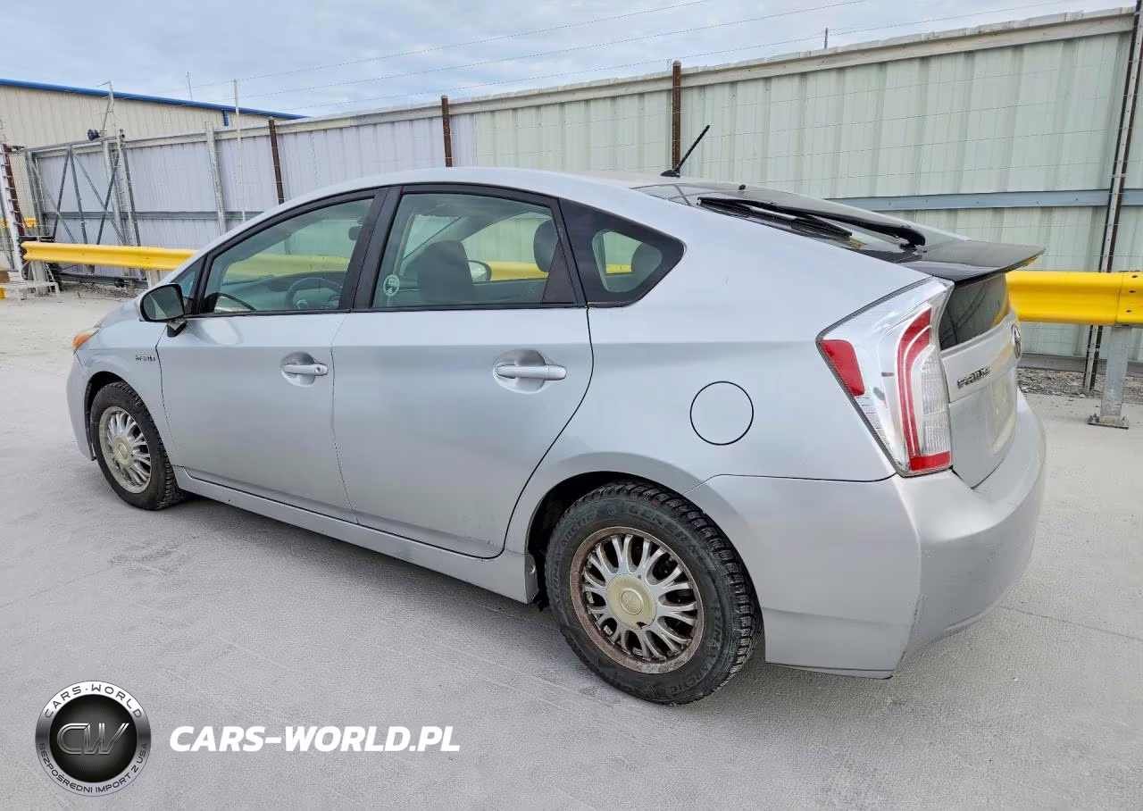 TOYOTA PRIUS VIN:JTDKN3DU6F0427636 - 2