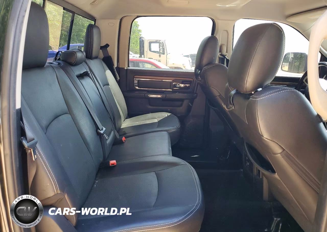 2016 Ram 2500 Laramie VIN:3C6UR5FL0GG298679 - 10
