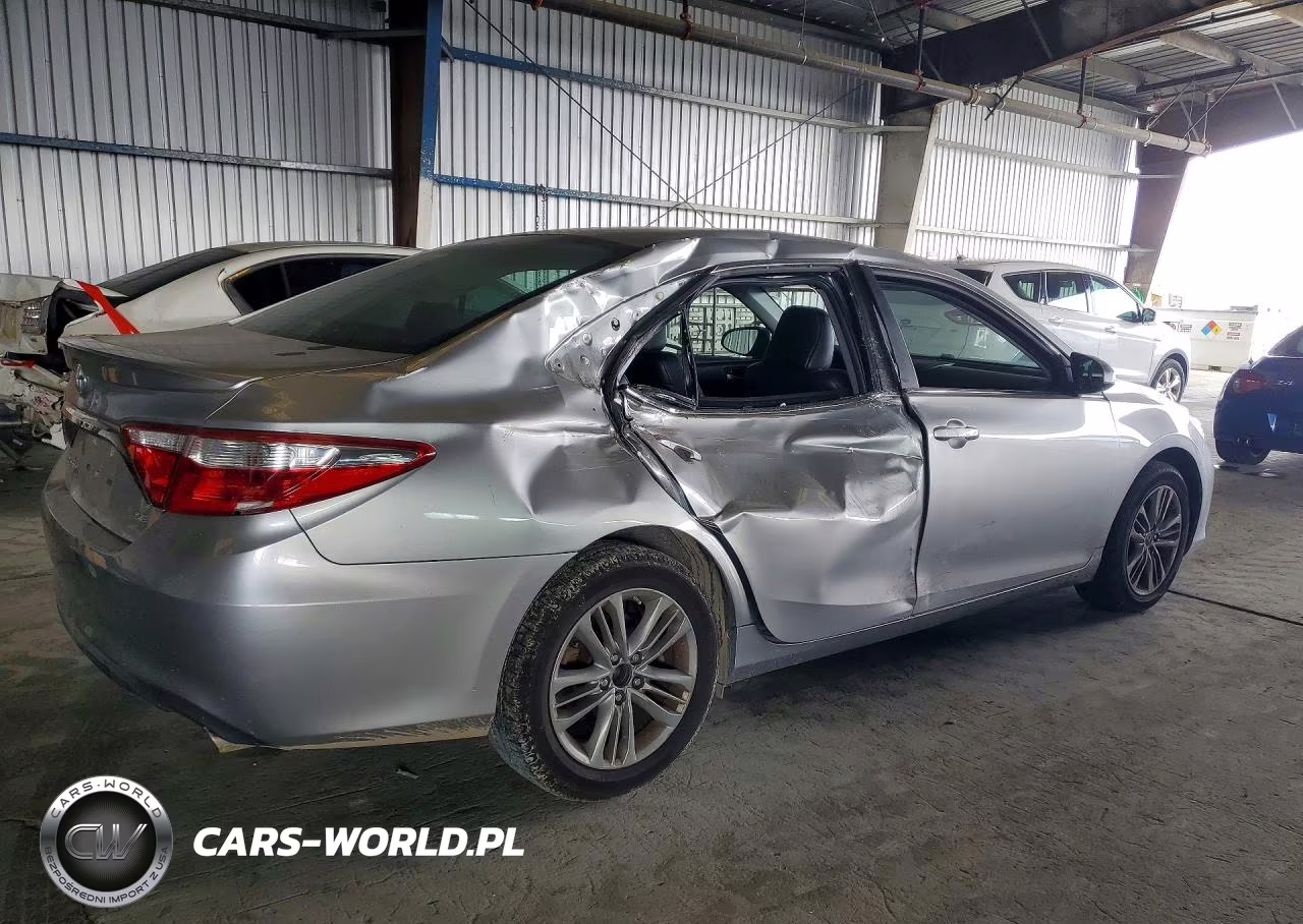 2015 Toyota Camry Se VIN:4T1BF1FK9FU023134 - 3