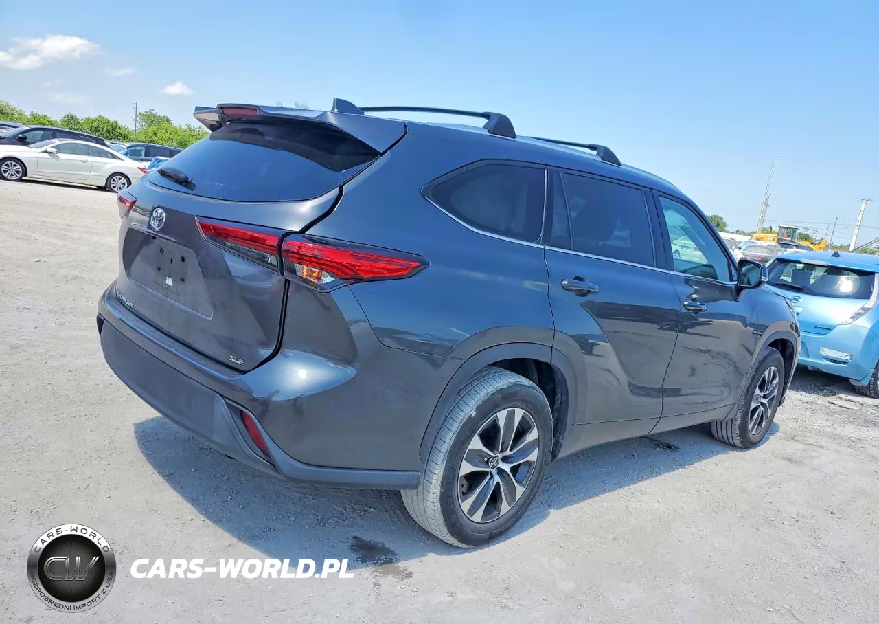 2021 Toyota Highlander Xle VIN:5TDGZRAH4MS537678 - 3