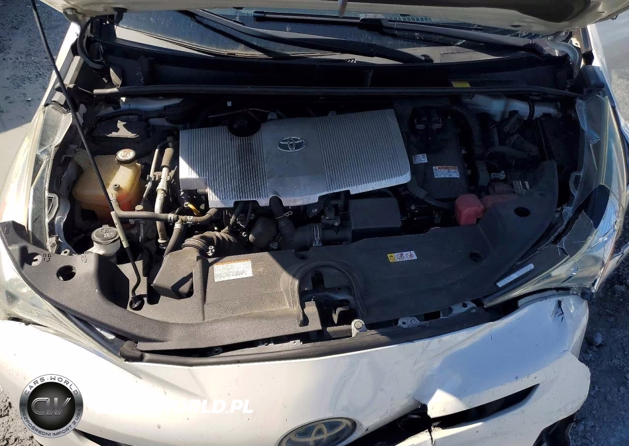 2018 Toyota Prius Three VIN:JTDKARFU7J3547903 - 11