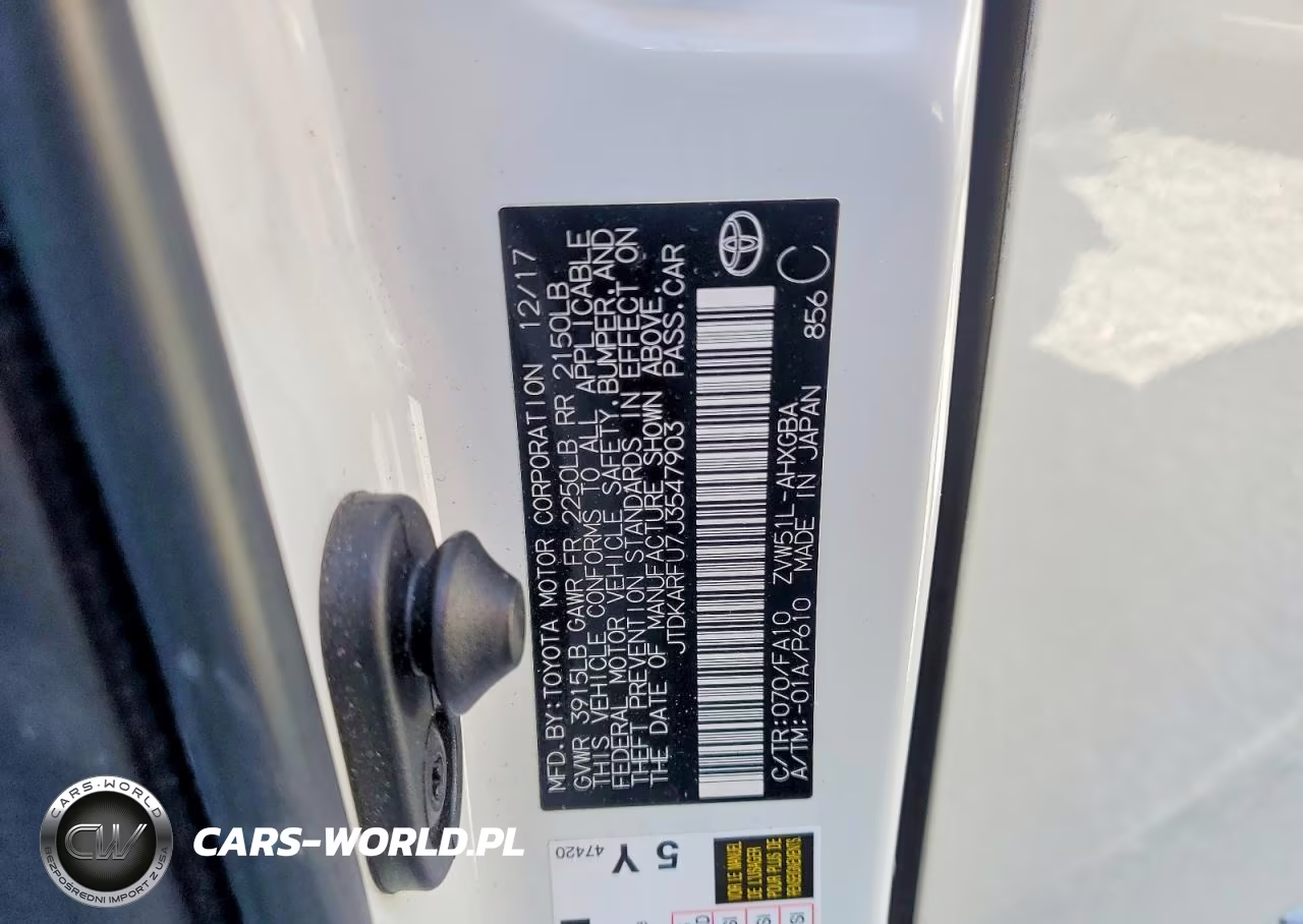 2018 Toyota Prius Three VIN:JTDKARFU7J3547903 - 12