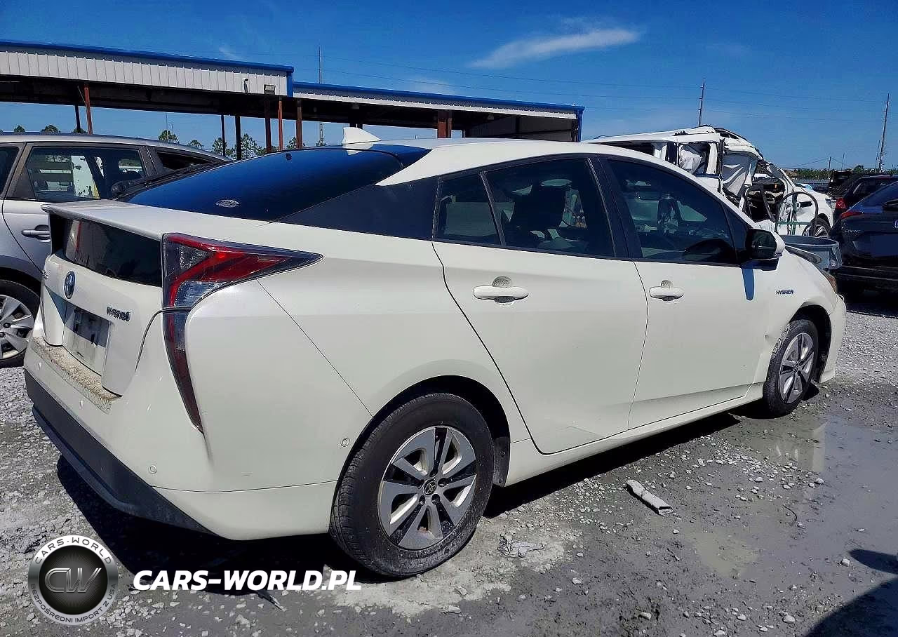 2018 Toyota Prius Three VIN:JTDKARFU7J3547903 - 3