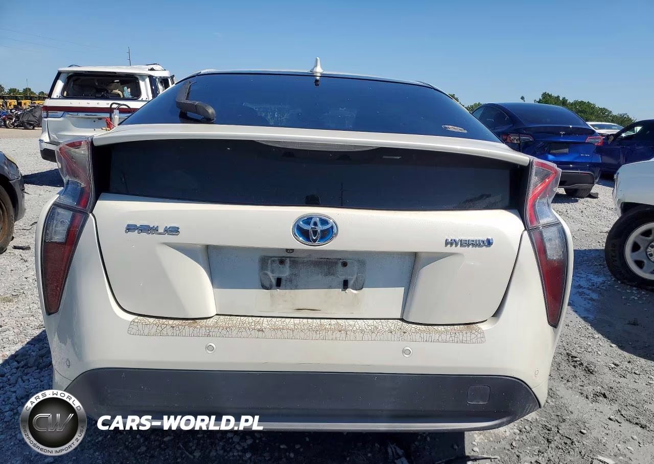 2018 Toyota Prius Three VIN:JTDKARFU7J3547903 - 6