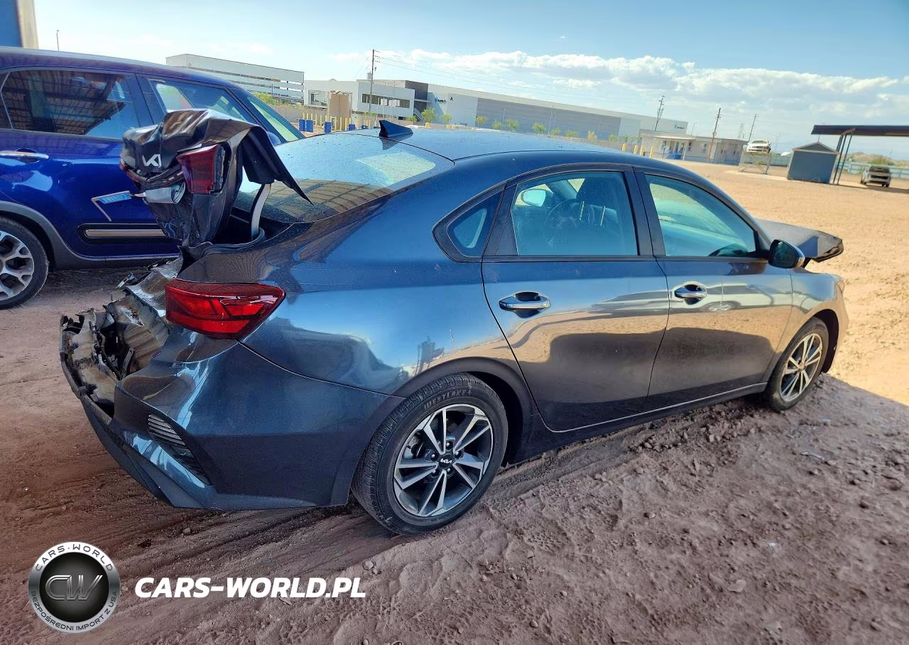 2024 Kia Forte Lxs VIN:3KPF24AD8RE725234 - 3