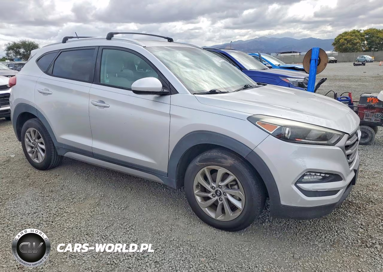 2017 Hyundai Tucson Se VIN:KM8J33A44HU273246 - 4